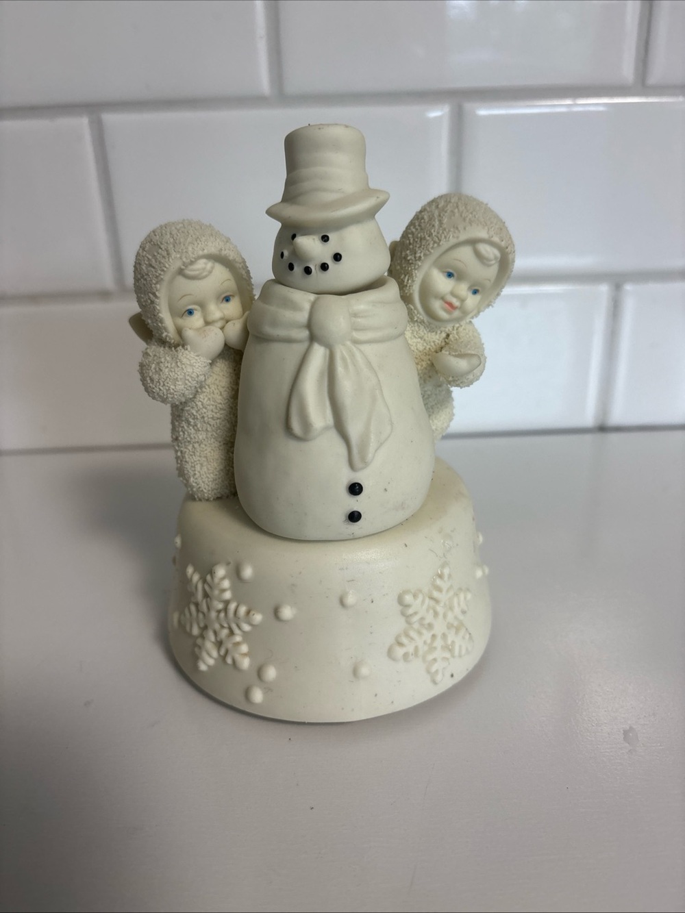 Snowbabies Musical Figurine "Did He See You?" Plays Winter Wonderland Head Turns